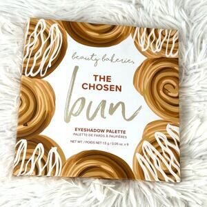New Beauty Bakerie The Chosen Bun Eyeshadow Palette Neutral Matte Shimmer